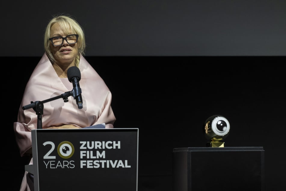 Pamela Anderson erhielt den Golden Eye Award vor der Vorführung ihres Films "The Last Showgirl" beim 20. Zurich Film Festival.