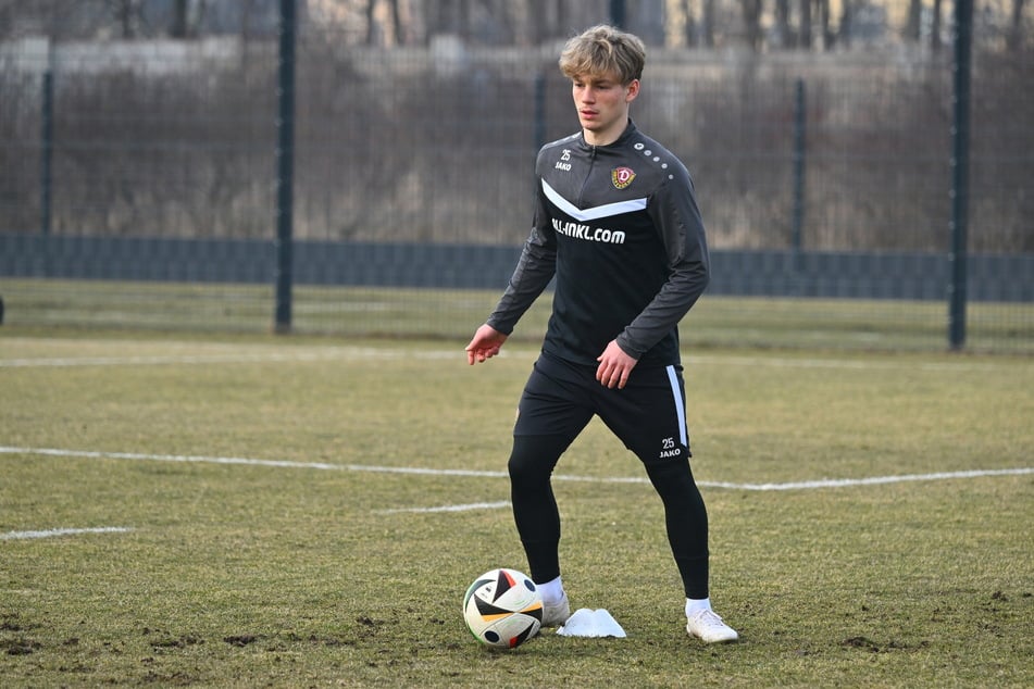 Auch Jonas Oehmichen (21) von Dynamo Dresden war in Aue im Gespräch.