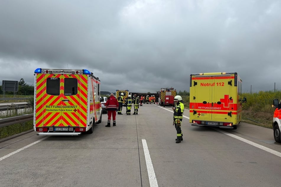 Polizei, Feuerwehr und Rettungsdienst sind im Einsatz.