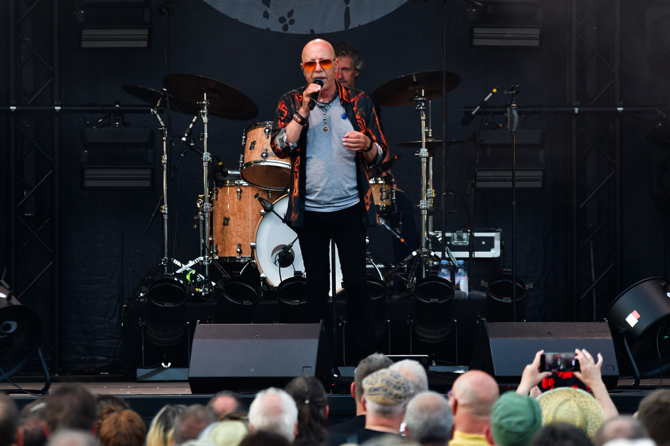 Toni Krahl (73) stand am Sonntag mit der Band Silly auf der Bühne.