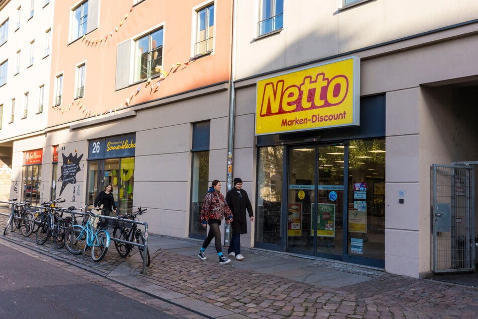 Neben dem an der Königsbrücker und diesem hier an der Kamenzer Straße zieht nun ein dritter Netto-Markt in die Dresdner Neustadt.