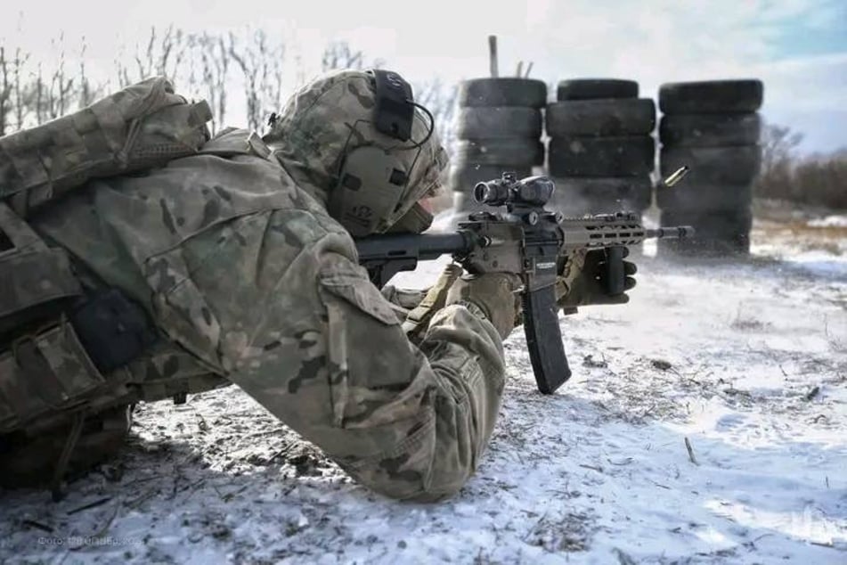 Ein ukrainischer Soldat bei einer Übung.