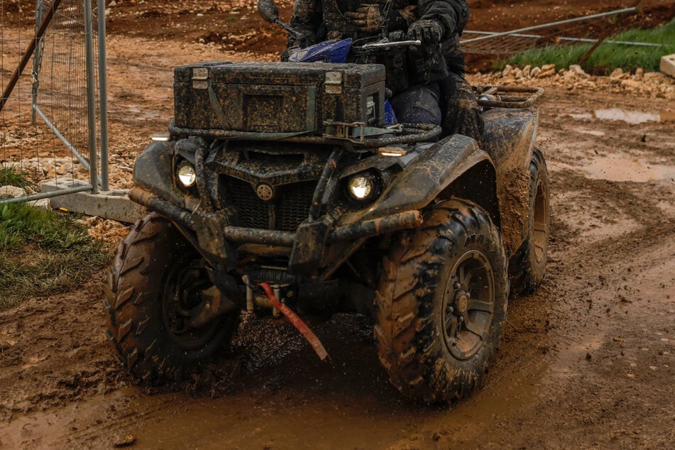 Der 74-Jährige ist mit seinem Quad an einem Hügel der Strecke gestürzt. (Symbolfoto)