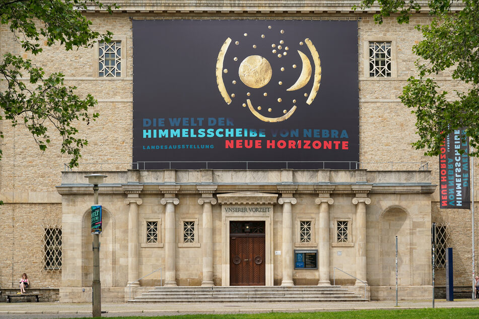 Die Ausstellung "Die Welt der Himmelsscheibe von Nebra - Neue Horizonte" ist bis Januar 2022 geöffnet.