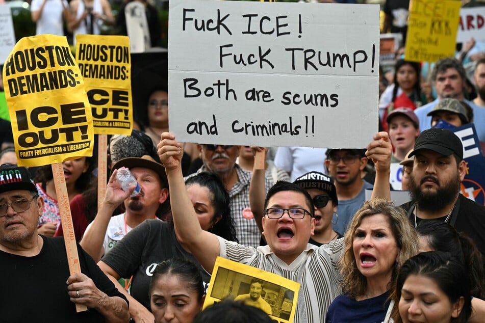 In Biddeford, wo Joan Sebastian Guerrero (†26) von ICE-Beamten erschossen wurde, gingen noch am selben Tag Hunderte Menschen zum Protestieren auf die Straße.