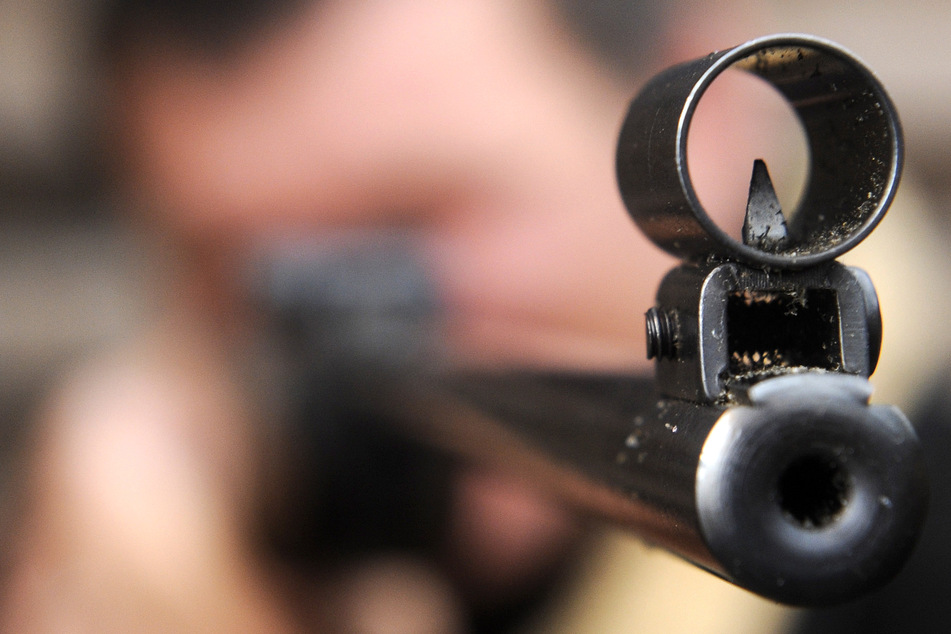 Von wo aus die Waffe abgefeuert wurde, ist nach derzeitigem Stand der Ermittlungen noch unklar. (Symbolfoto)