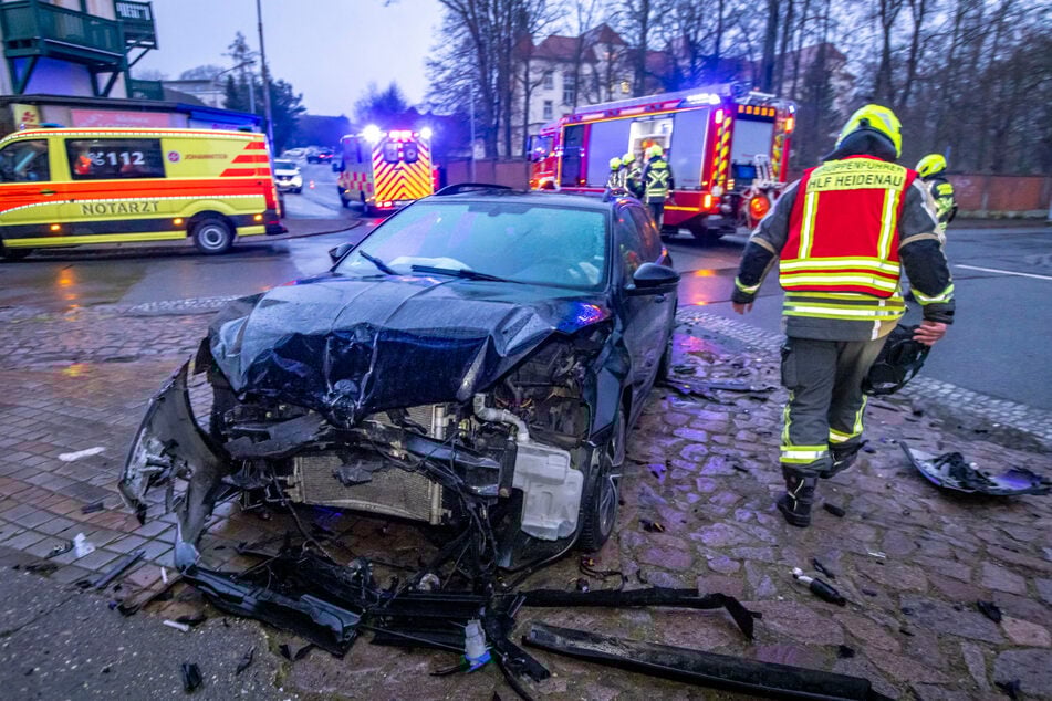 Die Skoda-Fahrerin (61) krachte in die Fahrerseite eines Nissans.