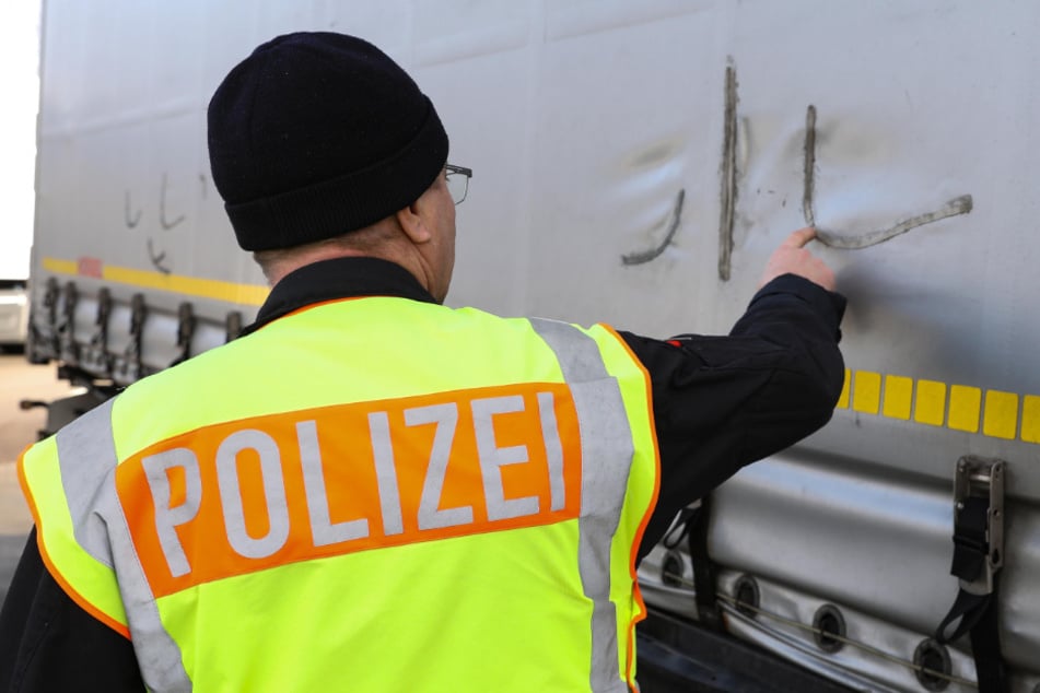 Tausende Euro Schaden: Reifen-Diebe auf sächsischen Autobahn-Raststätten unterwegs