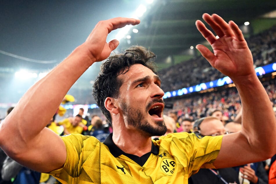 Mats Hummels will am Ende der Saison den Henkelpott mit dem BVB in die Höhe stemmen. Über den Rest denkt er später nach.