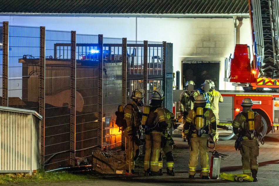 Feuer in Saisonarbeiter-Unterkunft ausgebrochen: Eine Person stirbt, weitere verletzt