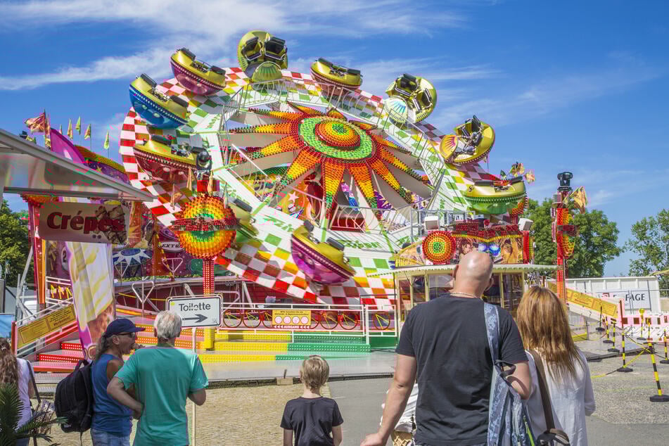 In Dresden könnt Ihr am Sonntag einen Rummel besuchen.