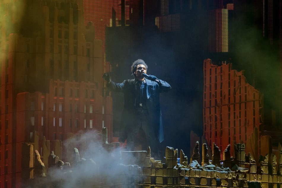 The Weeknd abruptly ended his concert in Los Angeles at SoFi Stadium on Saturday night citing vocal issues.
