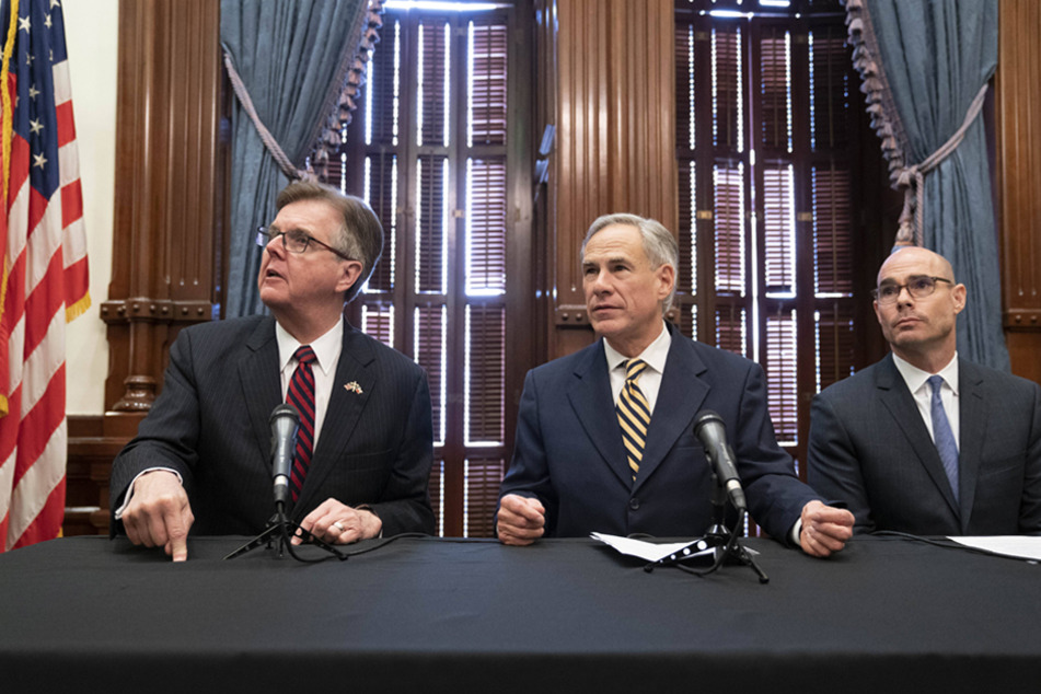 Texas Lieutenant Governor Dan Patrick (l.), Gov. Greg Abbott (c.) and former-speaker Dennis Bonnen hold a press conference regarding border security on June 21, 2019.