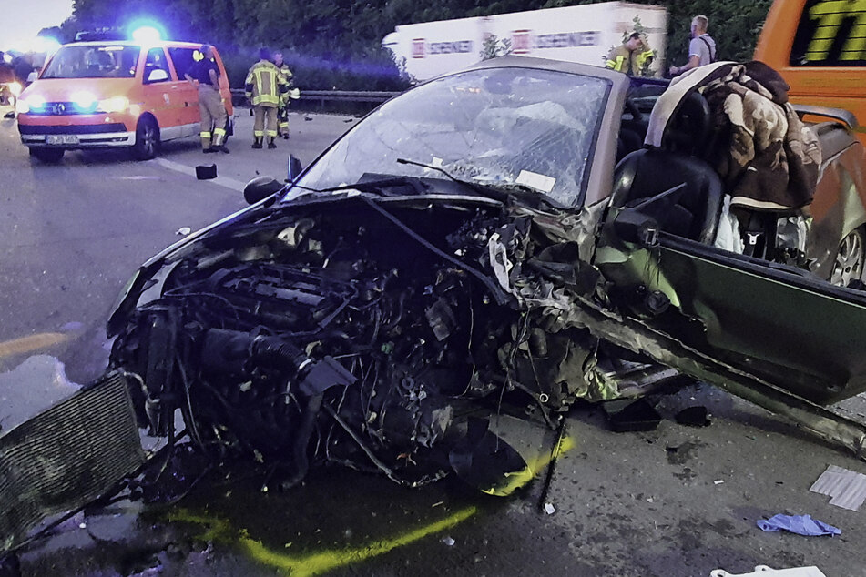 Unfall A44: Geisterfahrer stirbt bei Unfall auf A44