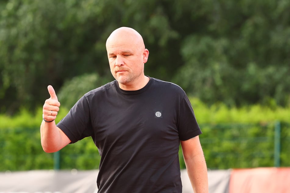 Sportdirektor Rouven Schröder (47) hält in diesen Tagen Ausschau nach zwei neuen Spielern für RB Leipzig.