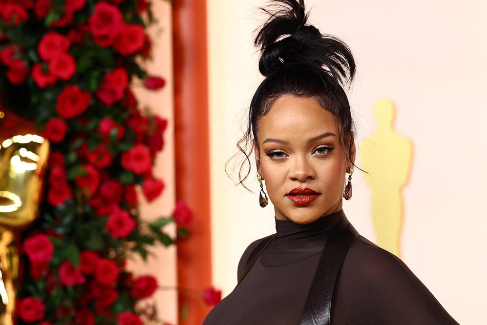 Rihanna is not only making bank, she is also now one of the most-followed celebs on Twitter.