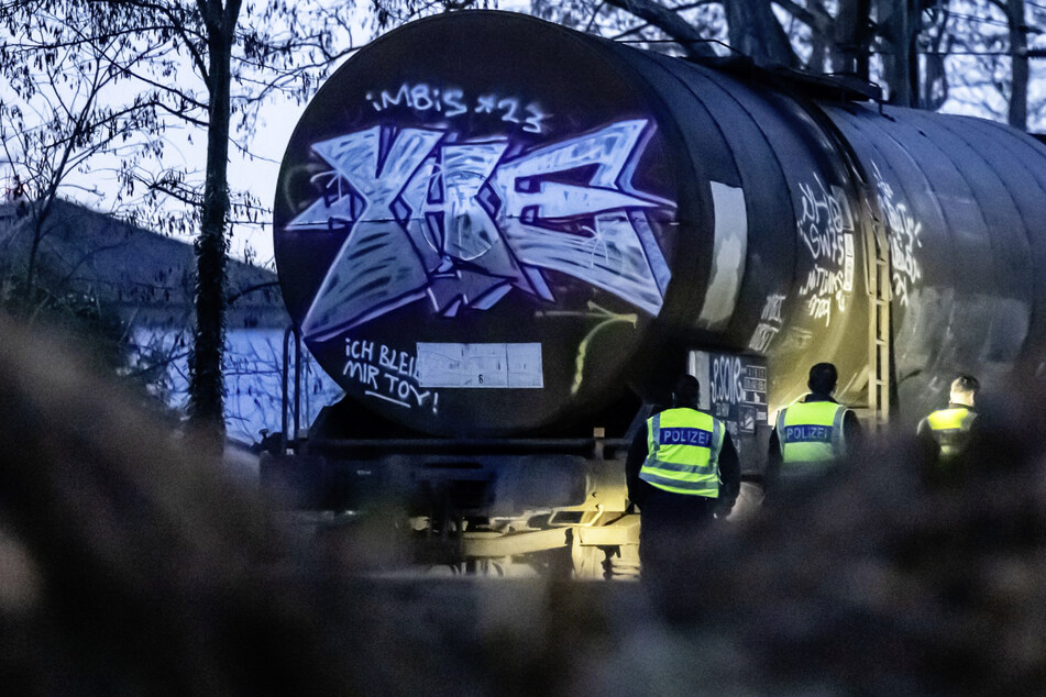 Auf Güterwagen geklettert: 15-Jähriger durch Stromschlag schwer verletzt!