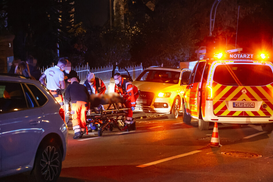 Die Polizei, ein Krankenwagen sowie ein Notarzt waren nach dem Unfall in Wuppertal im Einsatz.