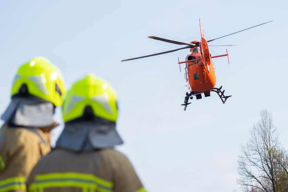 Bei einem Unfall in Übach-Palenberg musste ein Rettungshubschrauber eine junge Dame ins Krankenhaus fliegen. (Symbolbild)