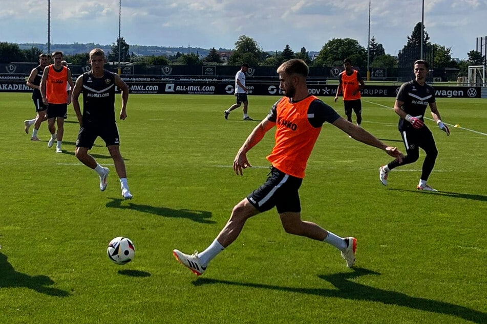 Die Dynamo-Kicker geben beim öffentlichen Training am heutigen Dienstagnachmittag Vollgas.