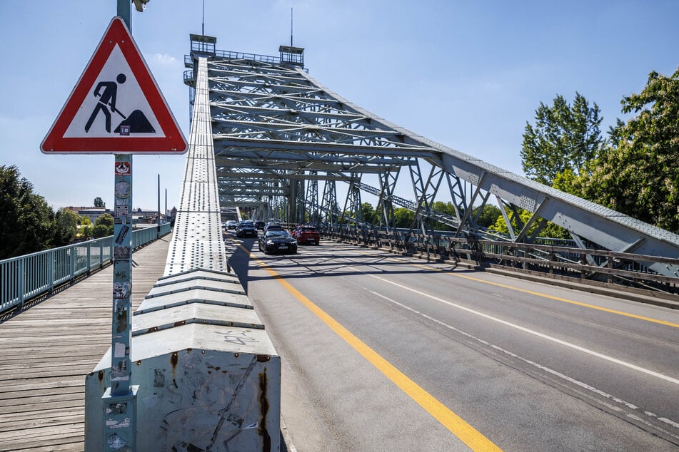 Dresden: Blaues Wunder zeitweise dicht: Am Wochenende müssen Autofahrer die Brücke meiden