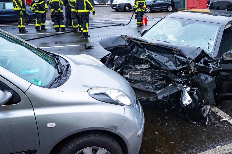 Frontal-Crash mit drei Toten - darunter eine Neunjährige