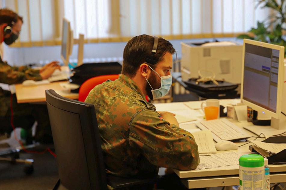 Die Bundeswehr-Soldaten helfen in Wuppertal und weiteren NRW-Städten bei der Kontaktnachverfolgung.