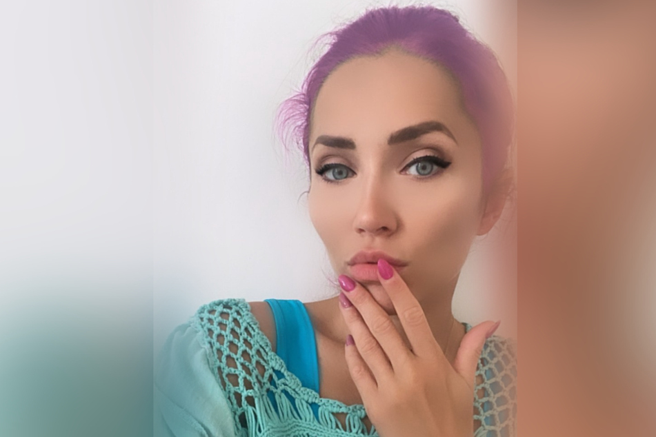 "Hot or Not" fragte Playmate Anastasiya Avilova (32) ihre Follower, als sie sich in ihrer Instagram-Story am Samstag mit lila Haaren präsentierte.