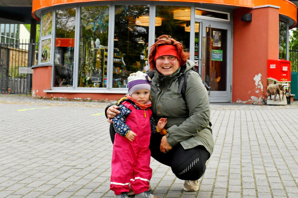 Kathleen (31) und Franka (1) freuten sich am Montag, endlich wieder in den Zoo gehen zu dürfen.