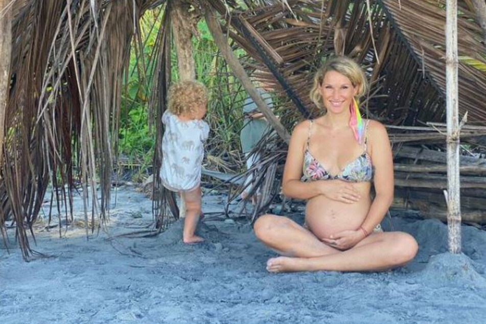Janni Hönscheid (30) ist zum dritten Mal schwanger.