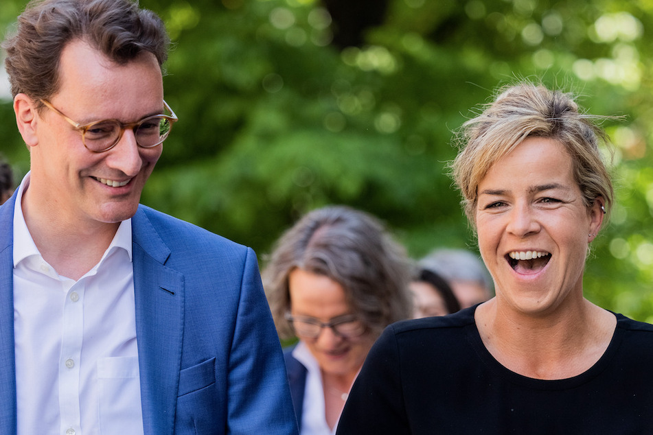 Hendrik Wüst (46) wird den Grünen um Mona Neubaur (44) verhandeln.