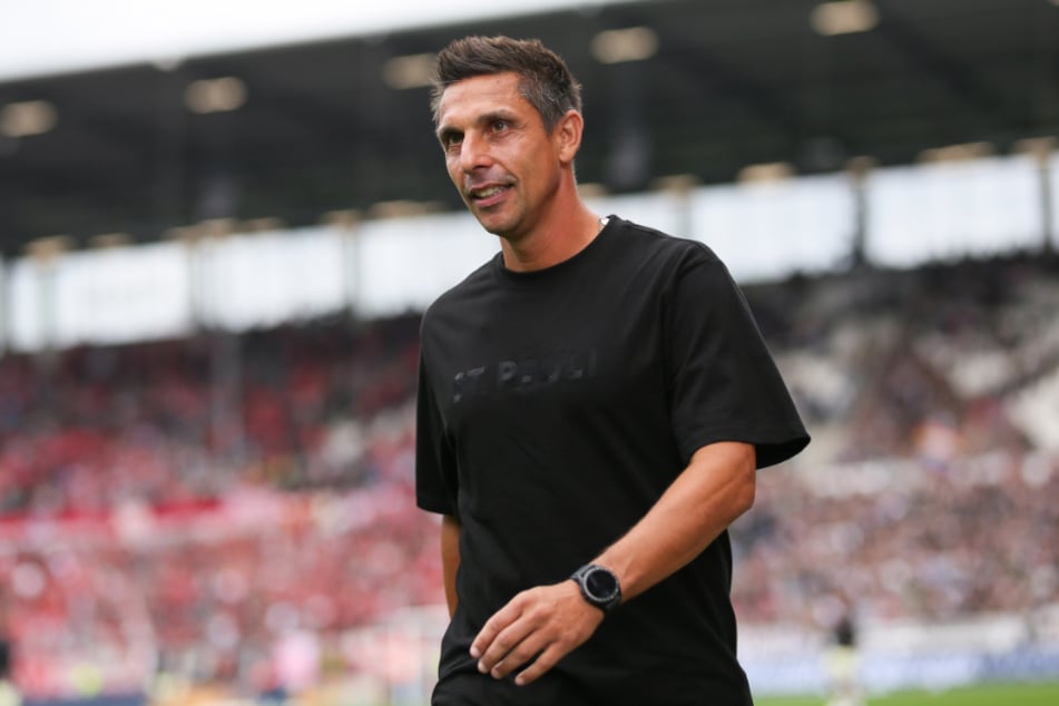 St.-Pauli-Coach Marcel Rapp (47) ist trotz der kleinen Ergebniskrise davon überzeugt, dass seine Mannschaft zeitnah Siege einfahren wird.