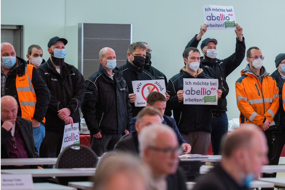 "Es geht um 1080 Arbeitsplätze": Abellio-Mitarbeiter werben für Rettung in letzter Minute!