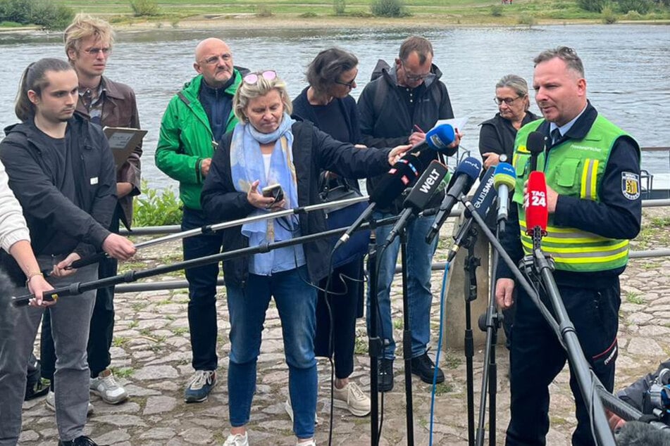 Nach Angaben von Feuerwehr-Sprecher Michael Klahre (44) muss Brücken-Teil C kontrolliert abgerissen werden.