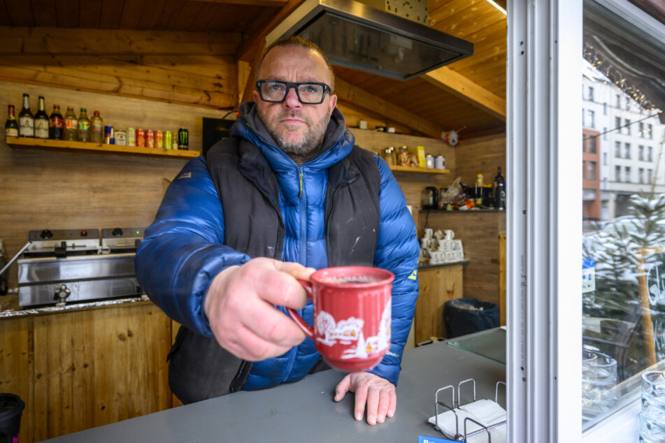 Seit 16 Jahren gibt es im Winter Glühwein an der Grillhütte von Andreas Gottwald.