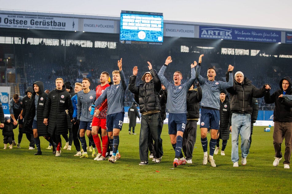 An diese Jubelbilder könnte man sich bei Hansa gewöhnen: Die Kogge ist derzeit das Maß aller Dinge der 3. Liga.