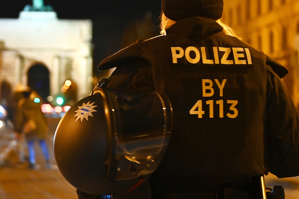 Tausende auf der Straße! Die Polizei war im Zuge der Corona-Demos in der bayerischen Landeshauptstadt einmal mehr im Einsatz. (Symbolbild)
