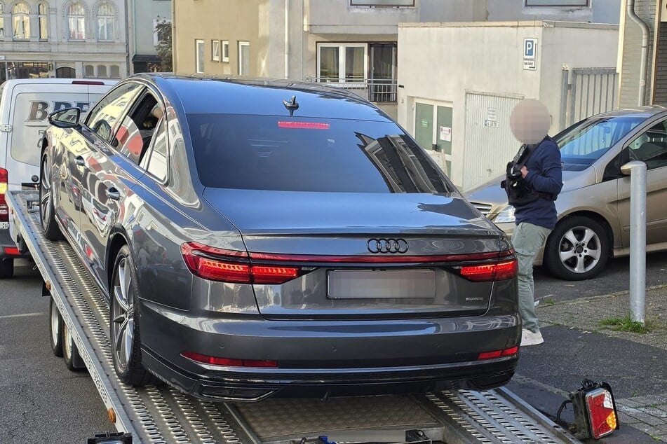 In den Fahrzeugen wurden teils professionell eingebaute Schmuggelverstecke entdeckt.