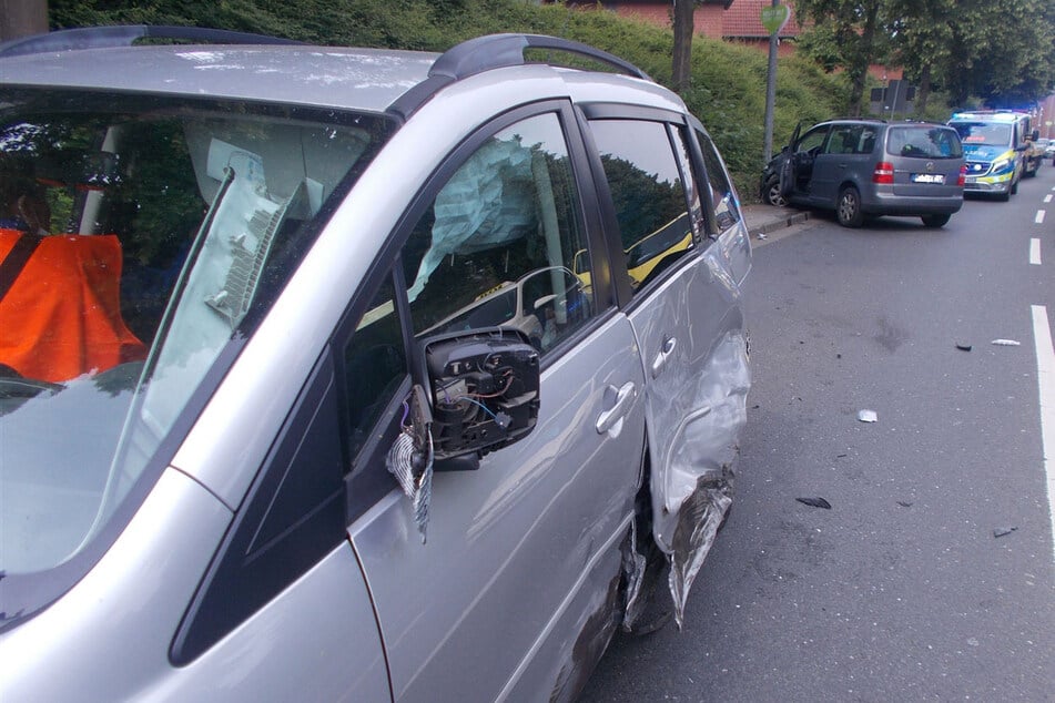 Der Wagen des 43-Jährigen war nach dem Unfall nicht mehr fahrbereit und musste abgeschleppt werden.