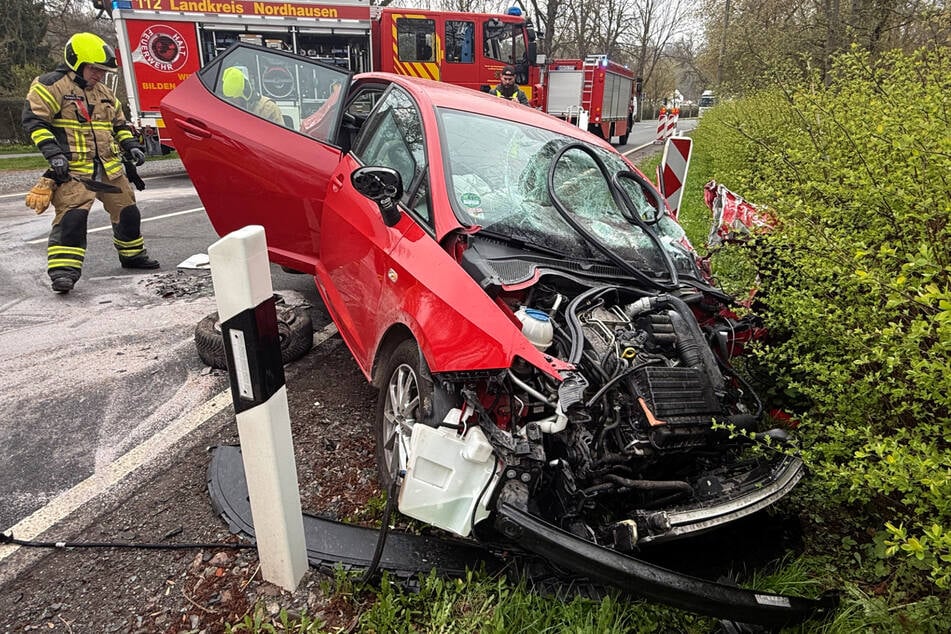Der Wagen der 75-Jährigen wurde bei dem Crash vollständig zerstört.