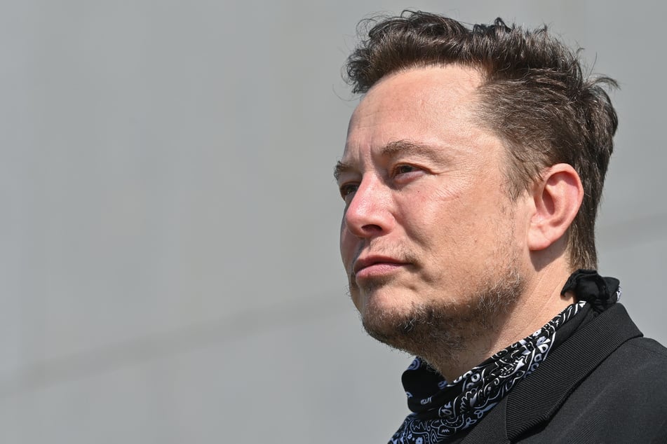 Elon Musk: Nächste Kehrtwende: Elon Musk will Twitter doch kaufen!