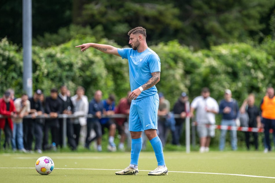 Anton Kanther (24) ist einer der Spieler, die auf ihr Geld klagen. Er und seine Mitspieler werden von seinem Vater, Rechtsanwalt Steffen Golle, vertreten.