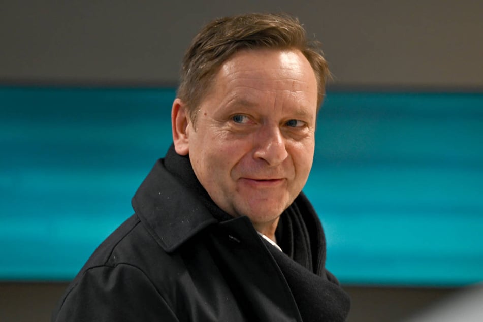 Union-Manager Horst Heldt (55) hat Jeong die frohe Kunde per Video-Chat nach Südkorea übermittelt.