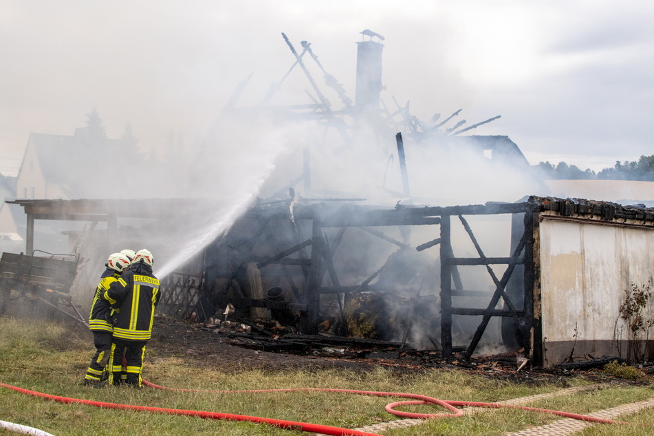 Nach verheerendem Scheunen-Brand in Hohndorf: Ort sammelt Spenden
