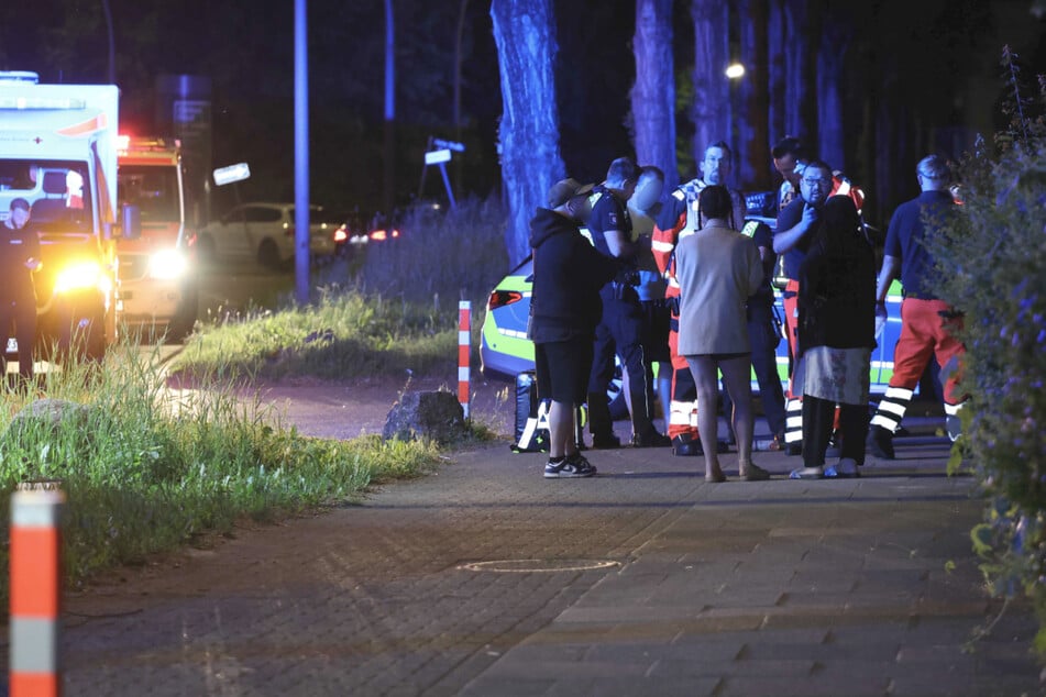 Jugendliche klingeln an Wohnungstür und greifen plötzlich an: Mädchen (11) im Krankenhaus