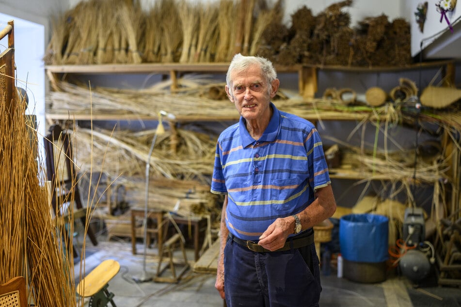 Im Geschäft von Günter Jahn (85) lagert auch sein Material: Peddigrohr und Weidenruten.