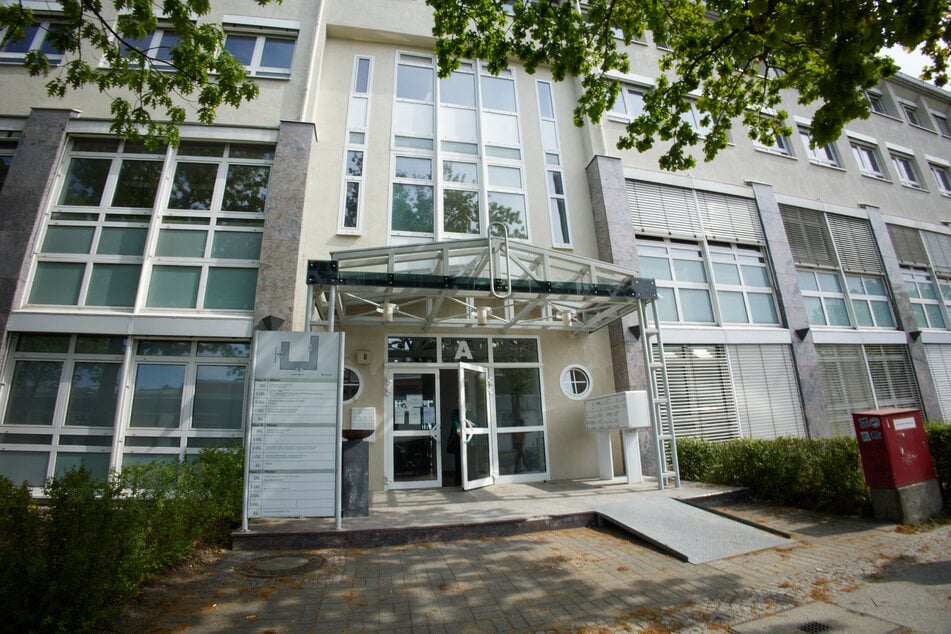 Ihre Parteizentrale im Berliner Bezirk Reinickendorf muss die AfD bis zum Jahresende 2026 verlassen haben. (Archivfoto)