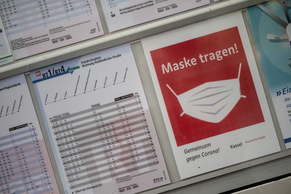 In hessischen Bussen und Bahnen gilt nun die 3G-Regelung.
