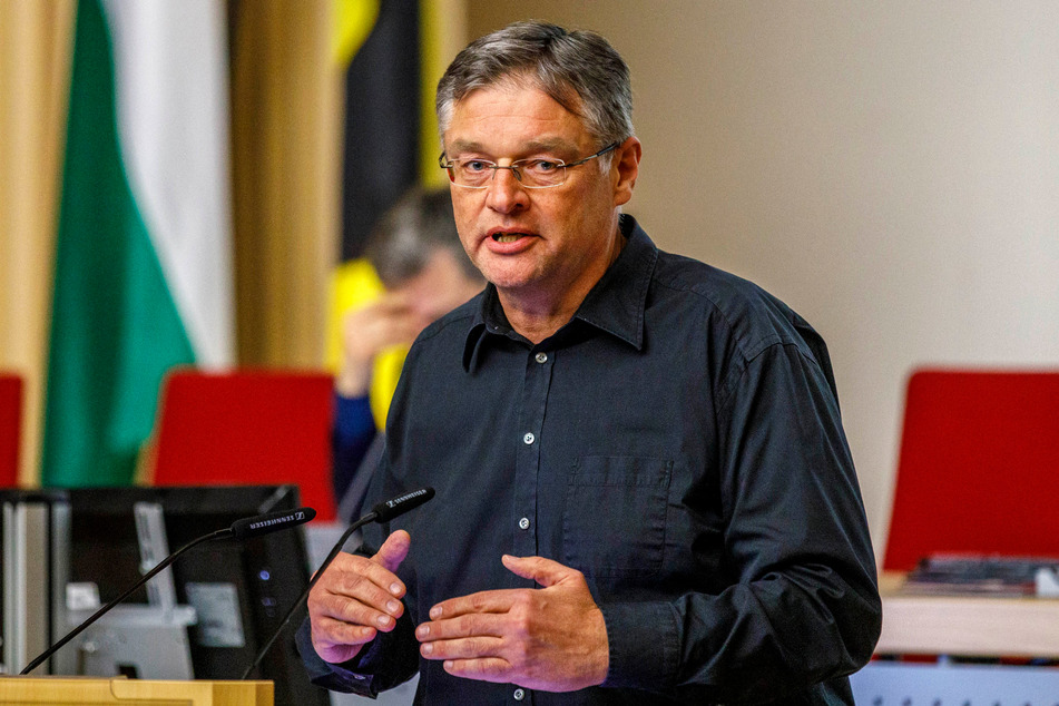 FDP-Fraktionschef Holger Zastrow (54, FDP) sieht Dresdens Autofahrer zunehmend benachteiligt.