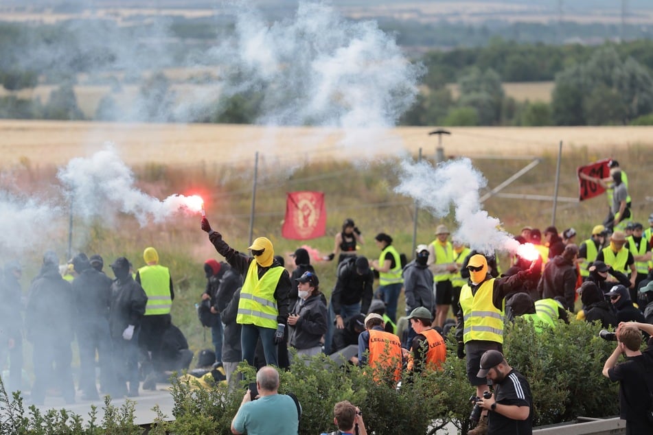 Demonstranten wollten mit Blockaden und Protesten die Durchführung des AfD-Bundesparteitages verhindern.